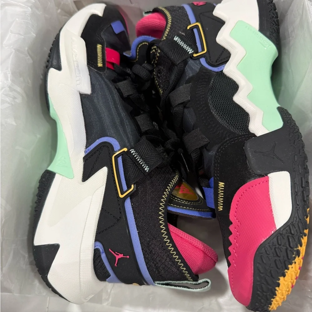 Jordan Why Not .5 Hype Music Black , Pink , White & Blue Size 10 Men New
